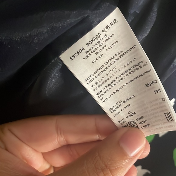 Escada Women’s Floral Blazer - Picture 4 of 4